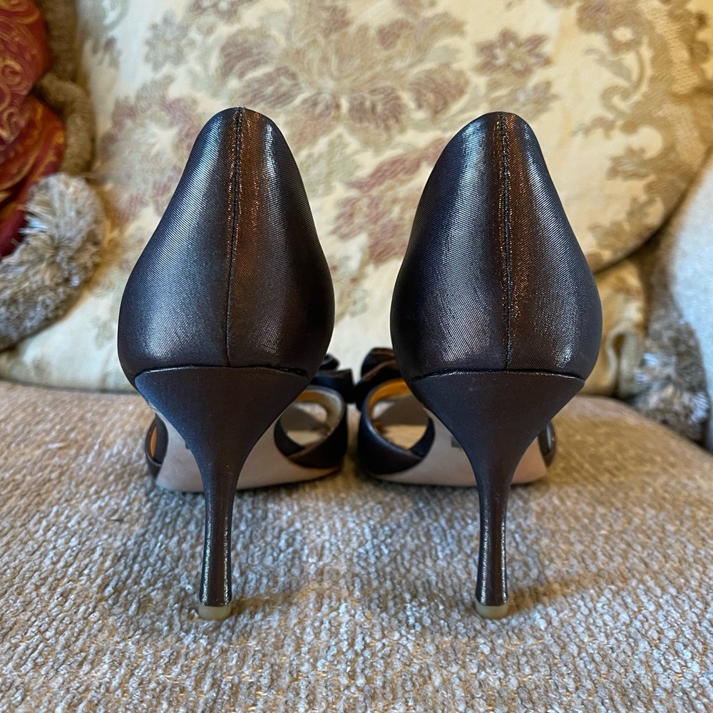 Badgley Mischka Bow Heels - Picture 5 of 8